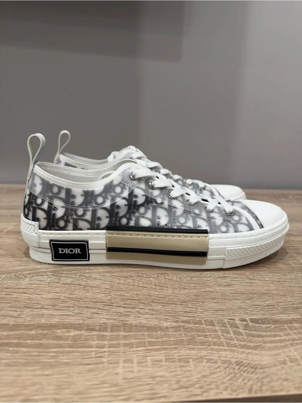 Dior Men’s White and Black Low-Top Oblique-Print Sneakers